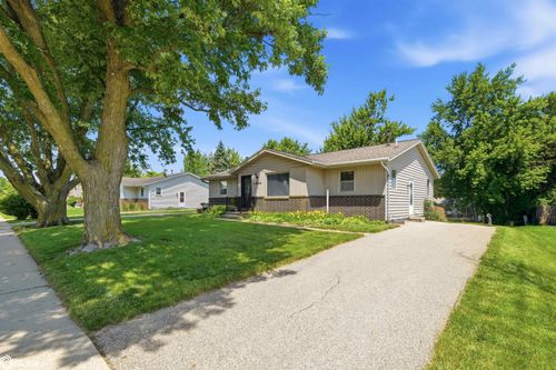 109 W Southridge Road, Marshalltown, IA, 50158 | Card Image