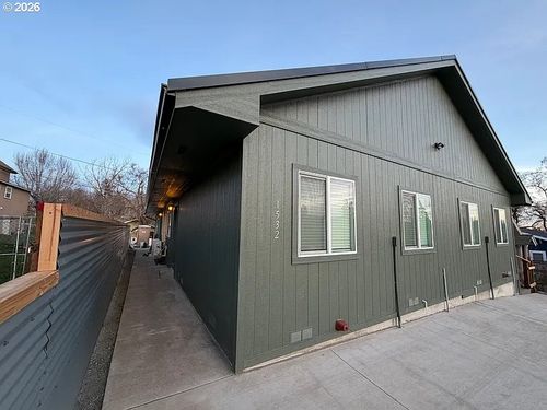 1433 Lakeview Ave, KlamathFalls, OR, 97601 | Card Image