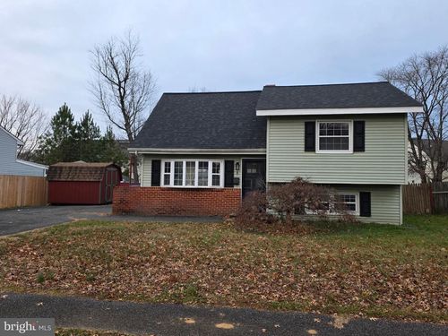 8 Lynch Farm Dr, NEWARK, DE, 19713-2811 | Card Image