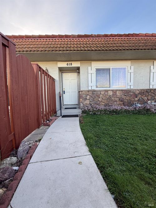 618 Yellowstone Drive, Vacaville, CA, 95687 | Card Image