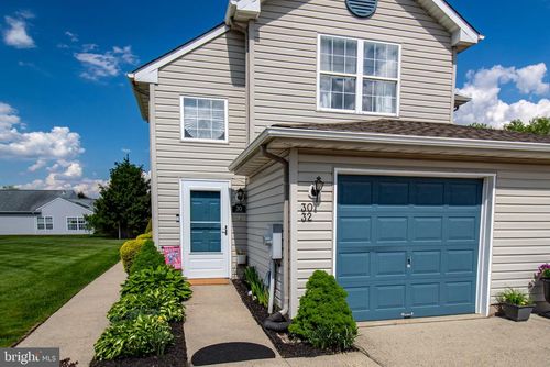 30 Palmer Sq, BEVERLY, NJ, 08010-3118 | Card Image