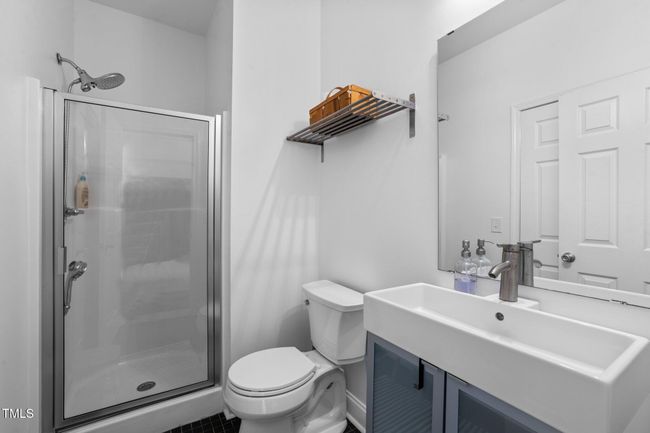215 Haywood - 11 Interior | Image 13