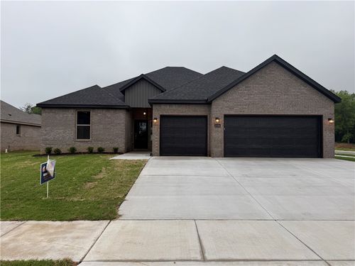 2106 N Dagan St, Siloam Springs, AR, 72761 | Card Image