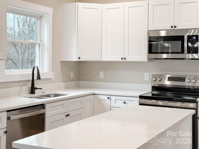 147 Northbend Dr, House other with 4 bedrooms, 4 bathrooms and null parking in Asheville NC | Image 9