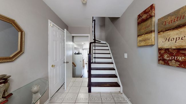 83 Sprucedale Way, Condo with 4 bedrooms, 4 bathrooms and 1 parking in Whitby ON | Image 5