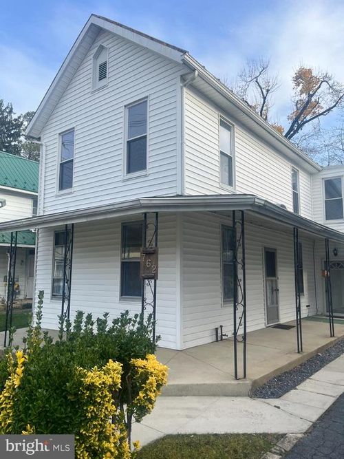 upper-a-762 Broad St, CHAMBERSBURG, PA, 17201-1289 | Card Image