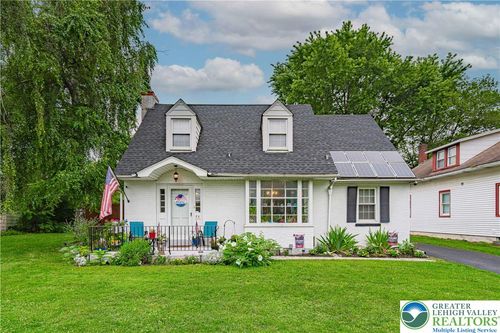 23 Main St, Stockertown, PA, 18083-7024 | Card Image