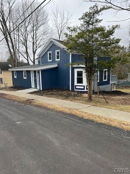 4 Corwin St, Cazenovia, NY, 13035-1109 | Card Image