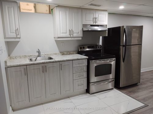 basemnt-674 Wildgrass Rd, Mississauga, ON, L5B4J5 | Card Image