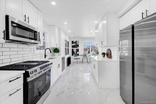 20 Mersereau Ave, Mount Vernon, NY, 10553-1106 | Card Image