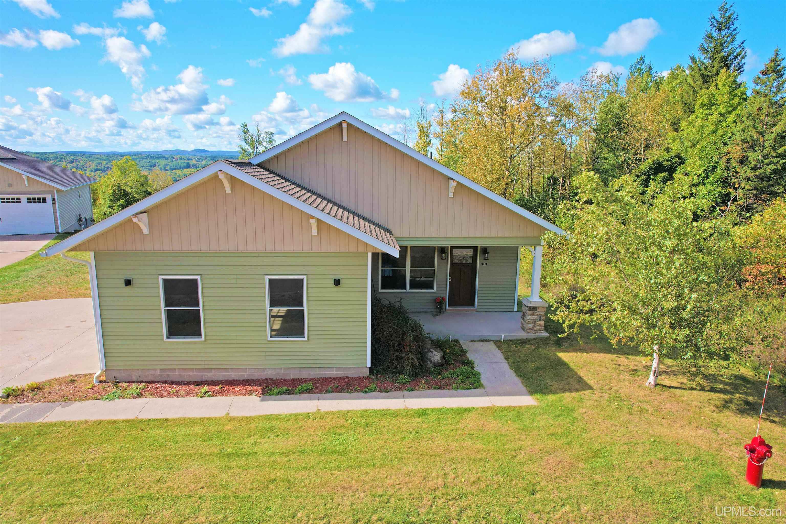 Valley View Dr, Hancock, MI 49930