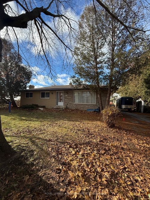 548 Simcoe Rd, Bradford, ON, L3Z4A9 | Card Image