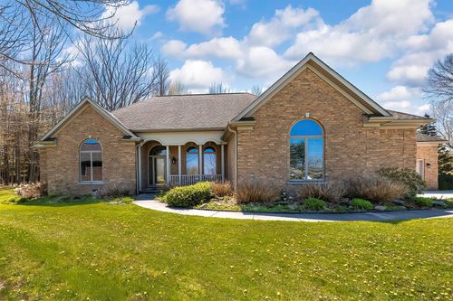 6930 Honey Ln, Erie, PA, 16509-4888 | Card Image