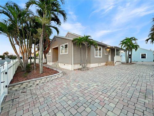 624 71st Ave, ST PETE BEACH, FL, 33706-3610 | Card Image