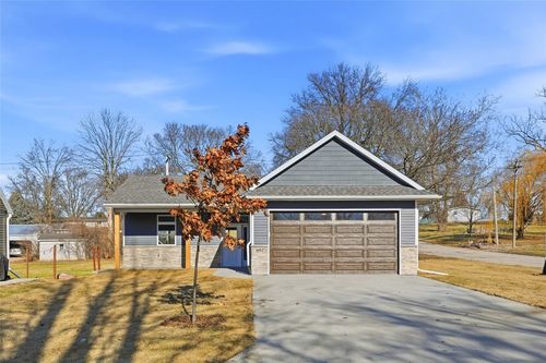 602 W 8th St, Tipton, IA, 52772-1427 | Card Image