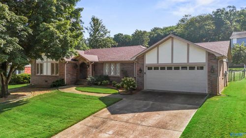 10213 Melanie Drive Se, Huntsville, AL, 35803 | Card Image