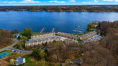 261 Bay Village Drive, Irondequoit, NY, 14609 | Card Image