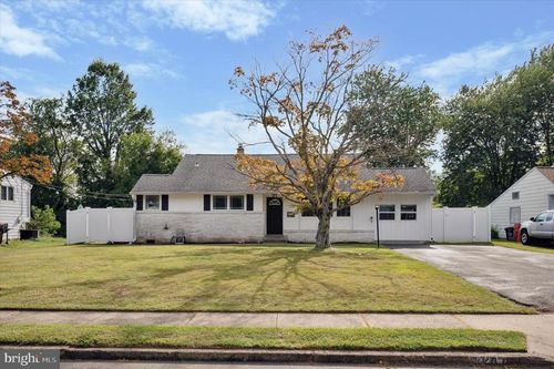 724 Cypress Rd, WARMINSTER, PA, 18974-4305 | Card Image