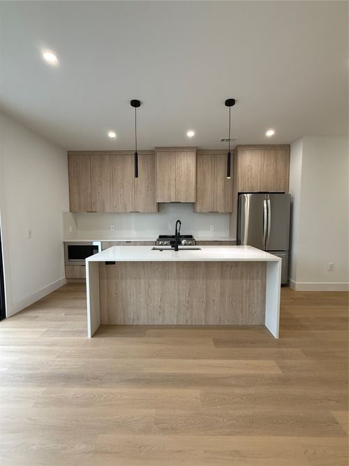 7336 Flyers Way, Dallas, TX, 75201 | Card Image