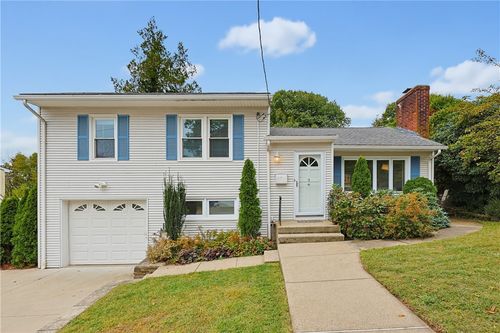 34 Bellevue Dr, Cranston, RI, 02920-4004 | Card Image