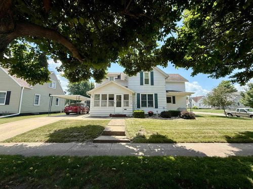 810 3rd St, Reinbeck, IA, 50669-1122 | Card Image
