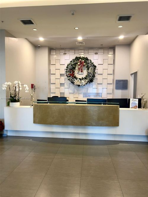 apt-2117-1900 N Bayshore Dr, Miami, FL, 33132-3011 | Card Image