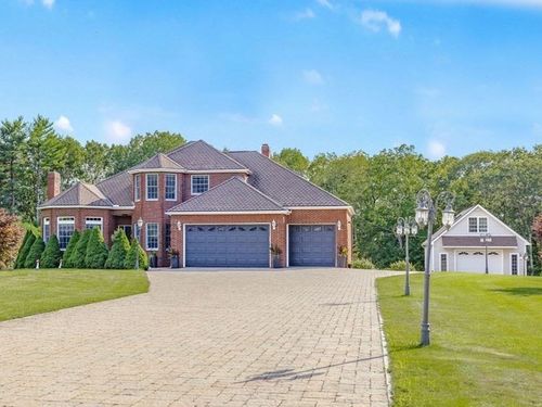 114 Upper Gore Rd, Webster, MA, 01570-3221 | Card Image