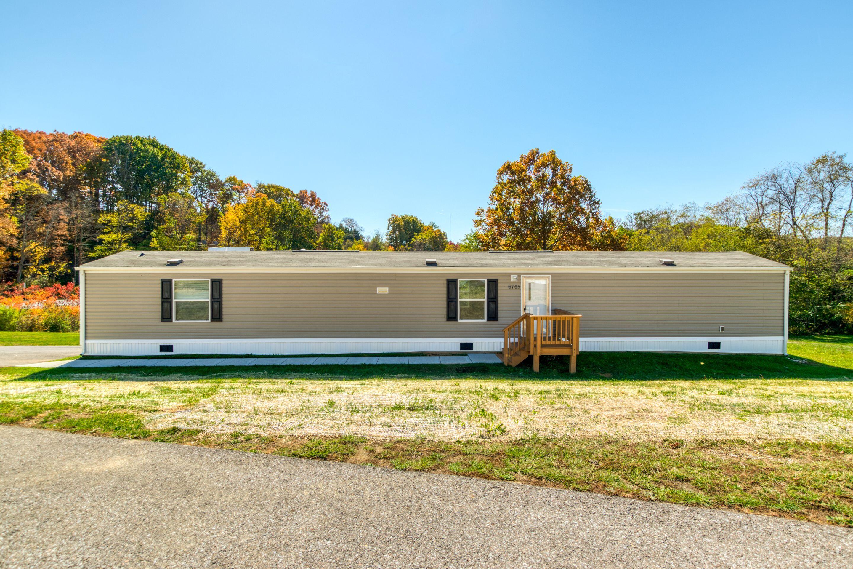 Lee Hwy, Fairlawn, VA 24141