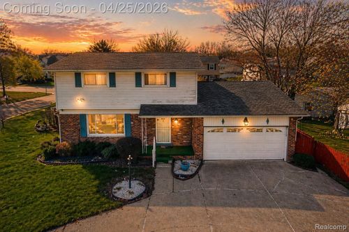 375 Joslyn Ave, Pontiac, MI, 48342-1518 | Card Image