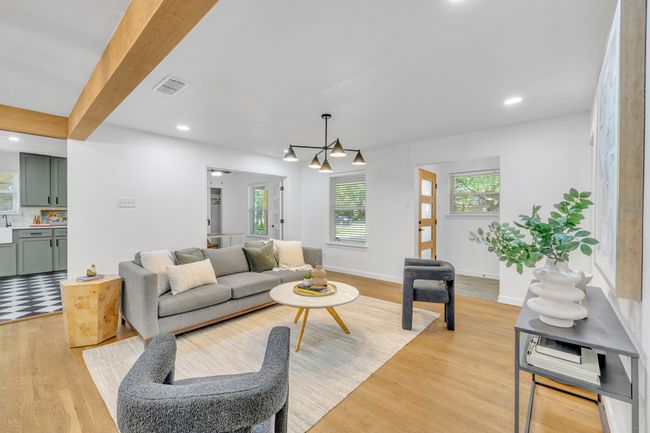 6615 Hialeah Dr, House other with 4 bedrooms, 3 bathrooms and null parking in Dallas TX | Image 7