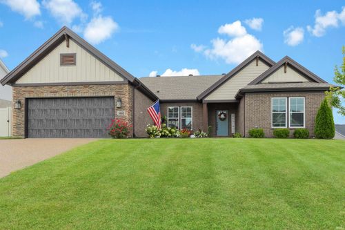 5660 Brompton Dr, Newburgh, IN, 47630-7304 | Card Image