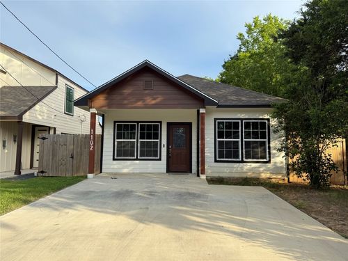 1102 4th St, Lockhart, TX, 78644-3735 | Card Image