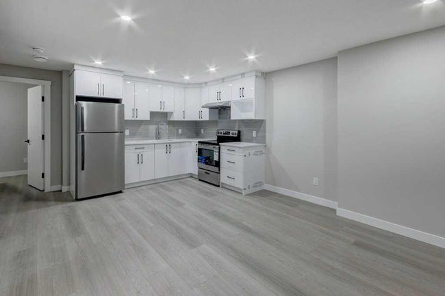 82 Edith Green Nw, Home with 4 bedrooms, 3 bathrooms and 2 parking in Calgary AB | Image 24