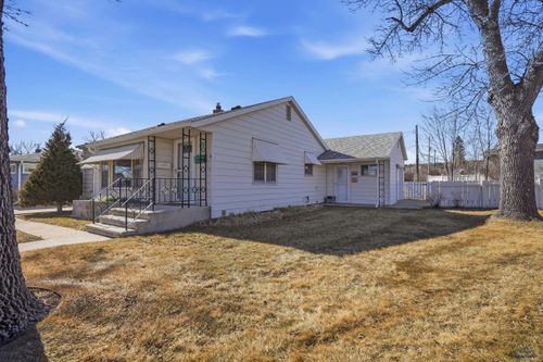 101 42nd St, Rapid City, SD, 57702-2152 | Card Image