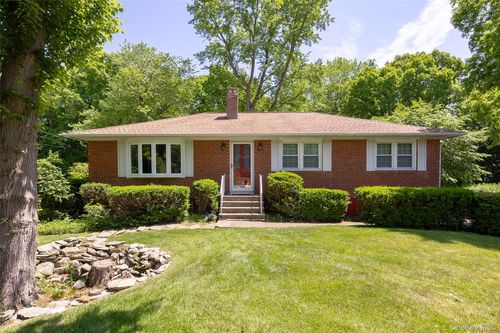 89 Edgehill Dr, Wappingers Falls, NY, 12590-3633 | Card Image