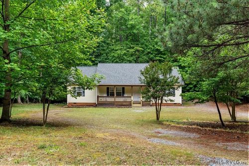 28 Oak Run, Clarksville, VA, 23927-3631 | Card Image