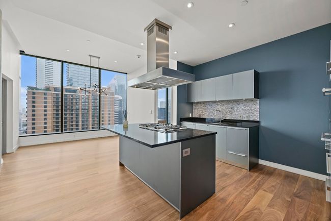 APT-2011 - 210 Lavaca St, Condo with 2 bedrooms, 3 bathrooms and 2 parking in Austin TX | Image 9