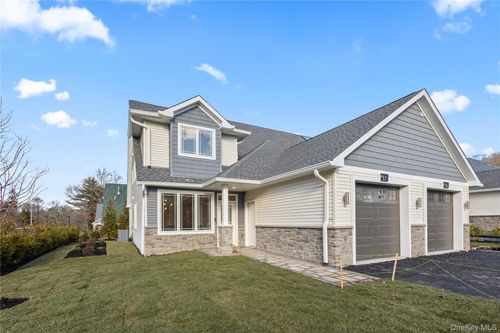 19 Dessau Cir, Spring Valley, NY, 10977-1865 | Card Image