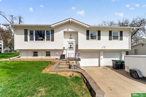 3921 Terrace Dr, Omaha, NE, 68134-3718 | Card Image
