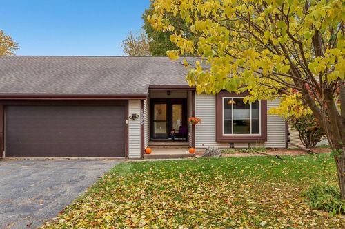 1006 S Division St, Waunakee, WI, 53597-1811 | Card Image
