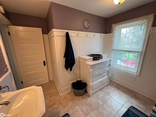1191 30th St, Iowa Falls, IA, 50126-9004 | Card Image