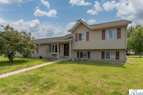 1114 Engesser Lane, St. Peter, MN, 56082 | Card Image