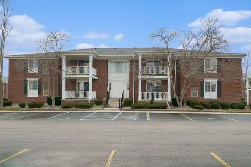 g-4-2070 Fort St, Trenton, MI, 48183-2065 | Card Image