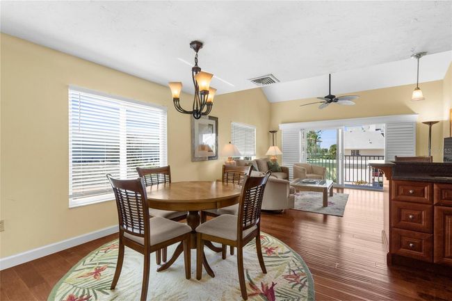 APT-10 - 109 Bayshore Rd, Condo with 2 bedrooms, 2 bathrooms and null parking in Nokomis FL | Image 4