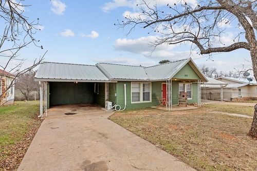 511 S Live Oak St, Mason, TX, 76856-2205 | Card Image