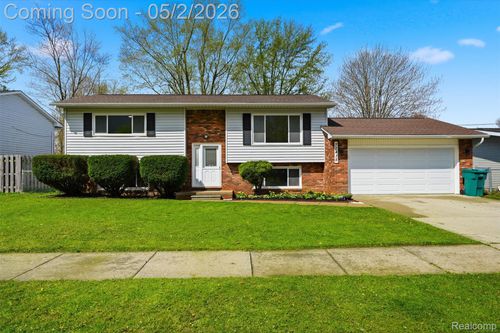 70415 Canterbury Dr, Richmond, MI, 48062-1083 | Card Image