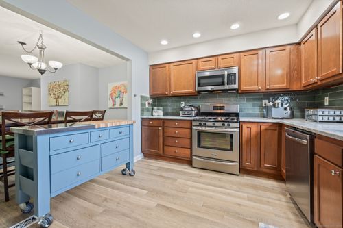 apt-13c-140 Thompson St, East Haven, CT, 06513-1993 | Card Image