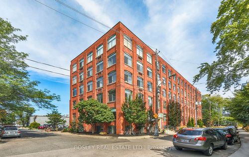 111-24 Noble St, Toronto, ON, M6K2C8 | Card Image