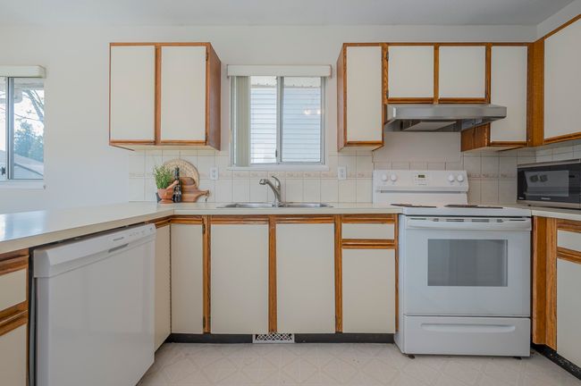20294 116 B Ave, House other with 3 bedrooms, 2 bathrooms and 4 parking in Maple Ridge BC | Image 10