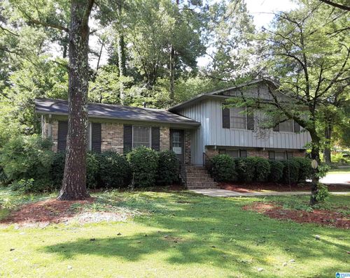 2300 Derby Dr, VESTAVIA HILLS, AL, 35216-4223 | Card Image